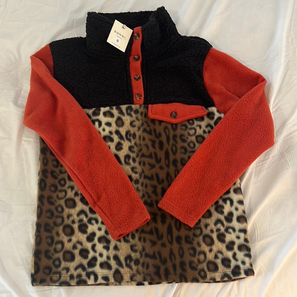Donni leopard fleece . Brand new never been worn . Size small